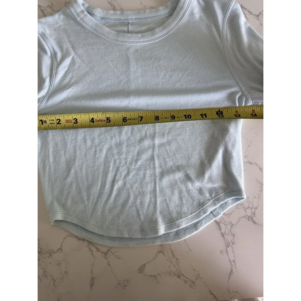 Lululemon Hold Tight Cropped Short Sleeve Ribbed TShirt ~4 Light Blue Curved Hem